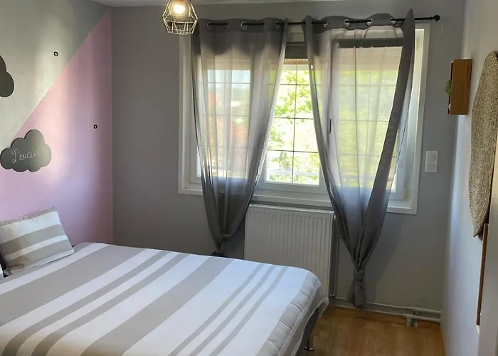 Semesterbostad Maison Proche Nancy Golf, Foret & Calme A *